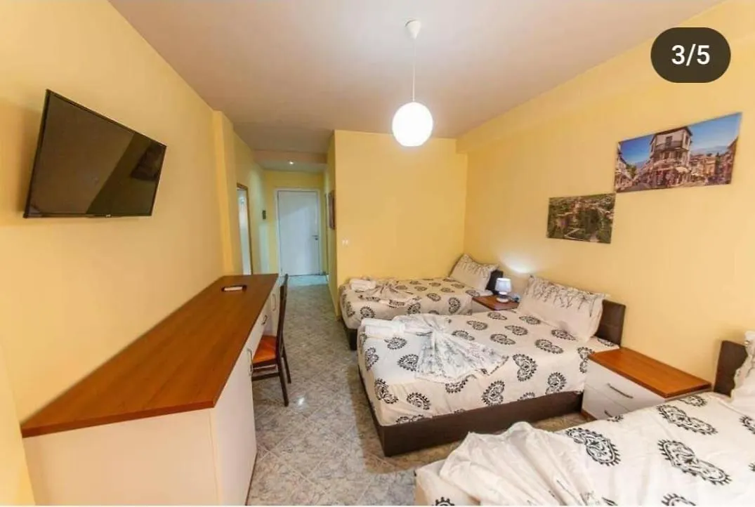 ***  Flores Hotel Durres Albania